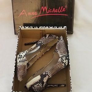 Anne Michelle Snake Print heels